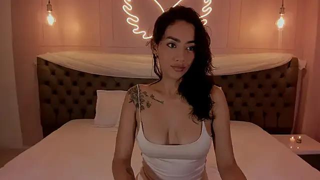 luna_hot_ass from StripChat