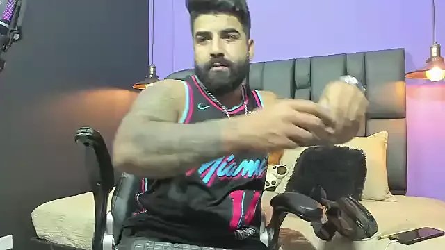 Offline Lyon_vach on StripChat