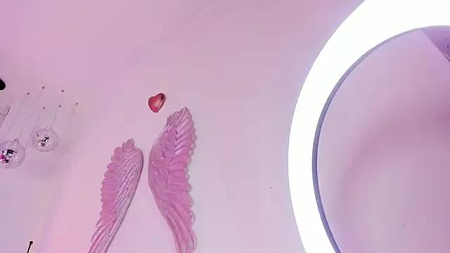mia_099 on StripChat 