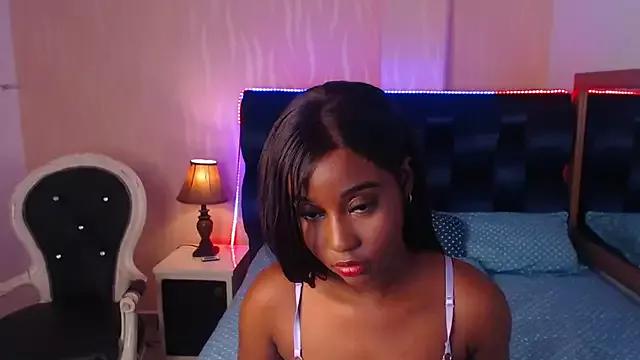 MichaelaCox on StripChat 