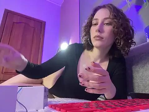 Molli_Luv on StripChat 