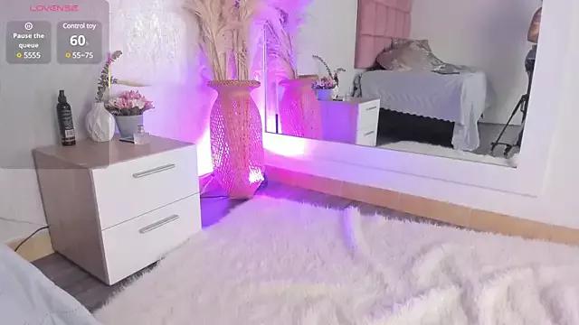 Mollymoon1 on StripChat 