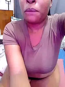 MrsMxx25 from StripChat