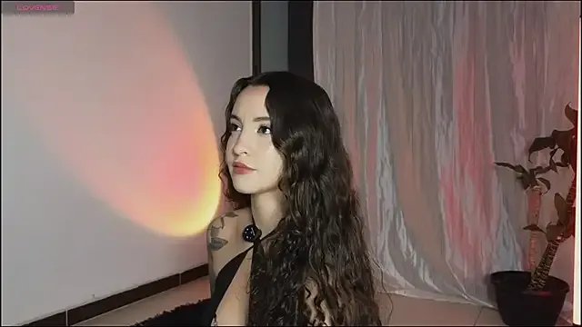 Freechat mssjulia on StripChat