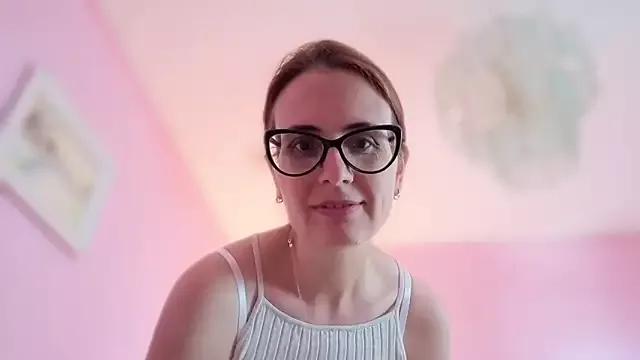 NataKitten on StripChat 