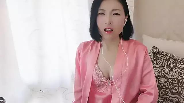 Rachel-6600 on StripChat 