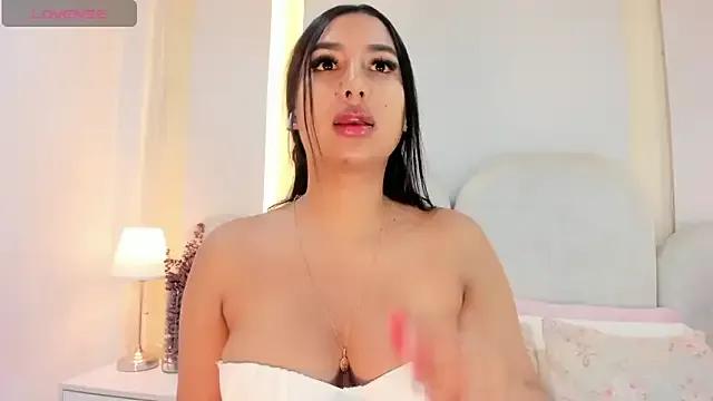 SalomeeBell from StripChat
