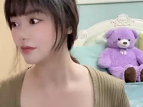 sarah111 on StripChat 