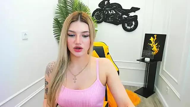 SelenaeMoore on StripChat 