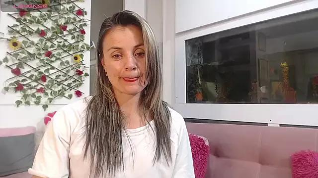 sweetfantasyy69 on StripChat 