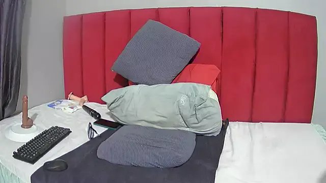 Freechat tasha97x on StripChat