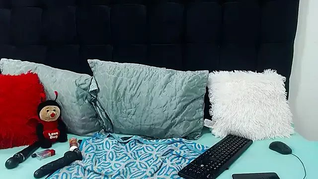 Freechat TaurusClitCake on StripChat