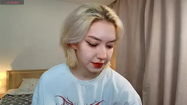 TheaHickory on StripChat 