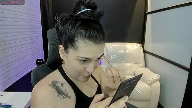 TifanyWhite_ on StripChat 
