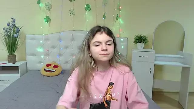 TinaRedly on StripChat 