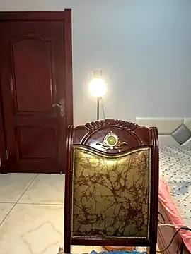 tuanzi125216 from StripChat