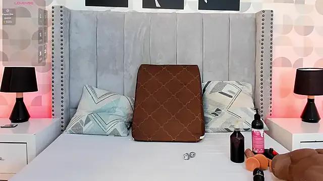 vivi_ruby from StripChat