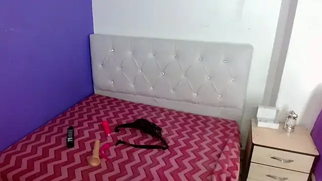 Offline x_isabella_x on StripChat