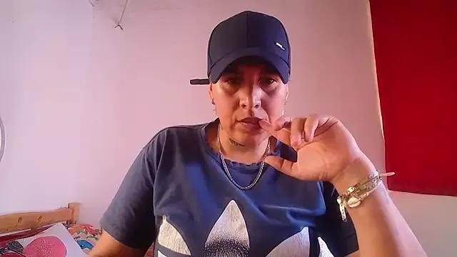 Yessi_rousse on StripChat 